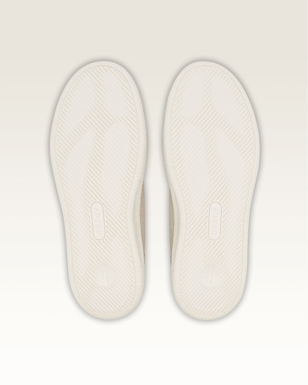 ADYRO - Crafted for Timeless Comfort